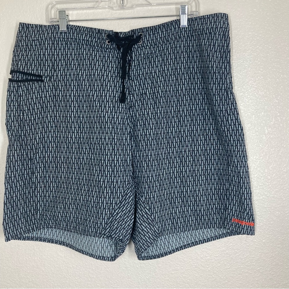 PATAGONIA Nylon Board Shorts Mens Size 38 Gray White 10" Inseam Summer